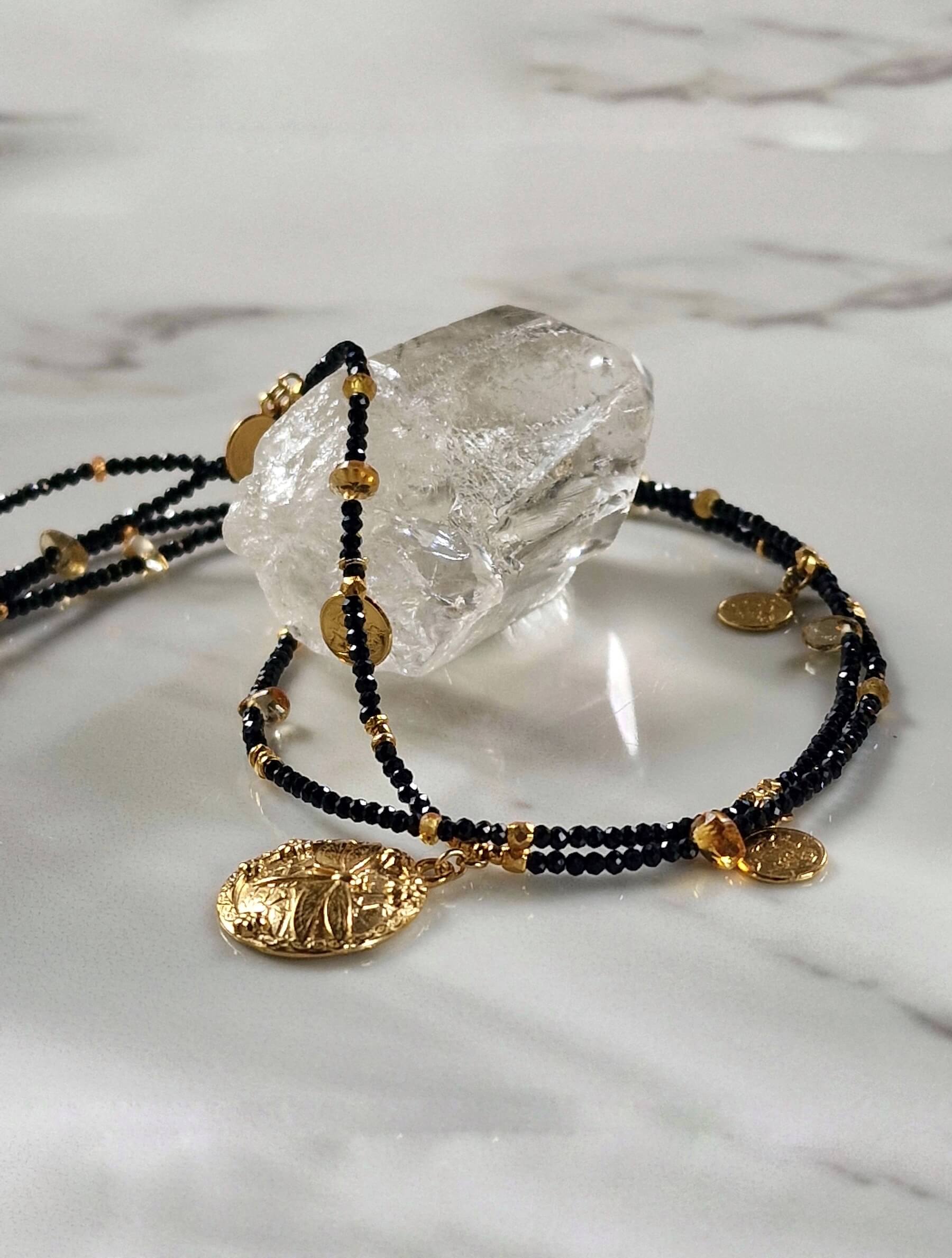 Naszyjnik Podwójny Czarno-Złoty z Zawieszką - Moneta Ważka