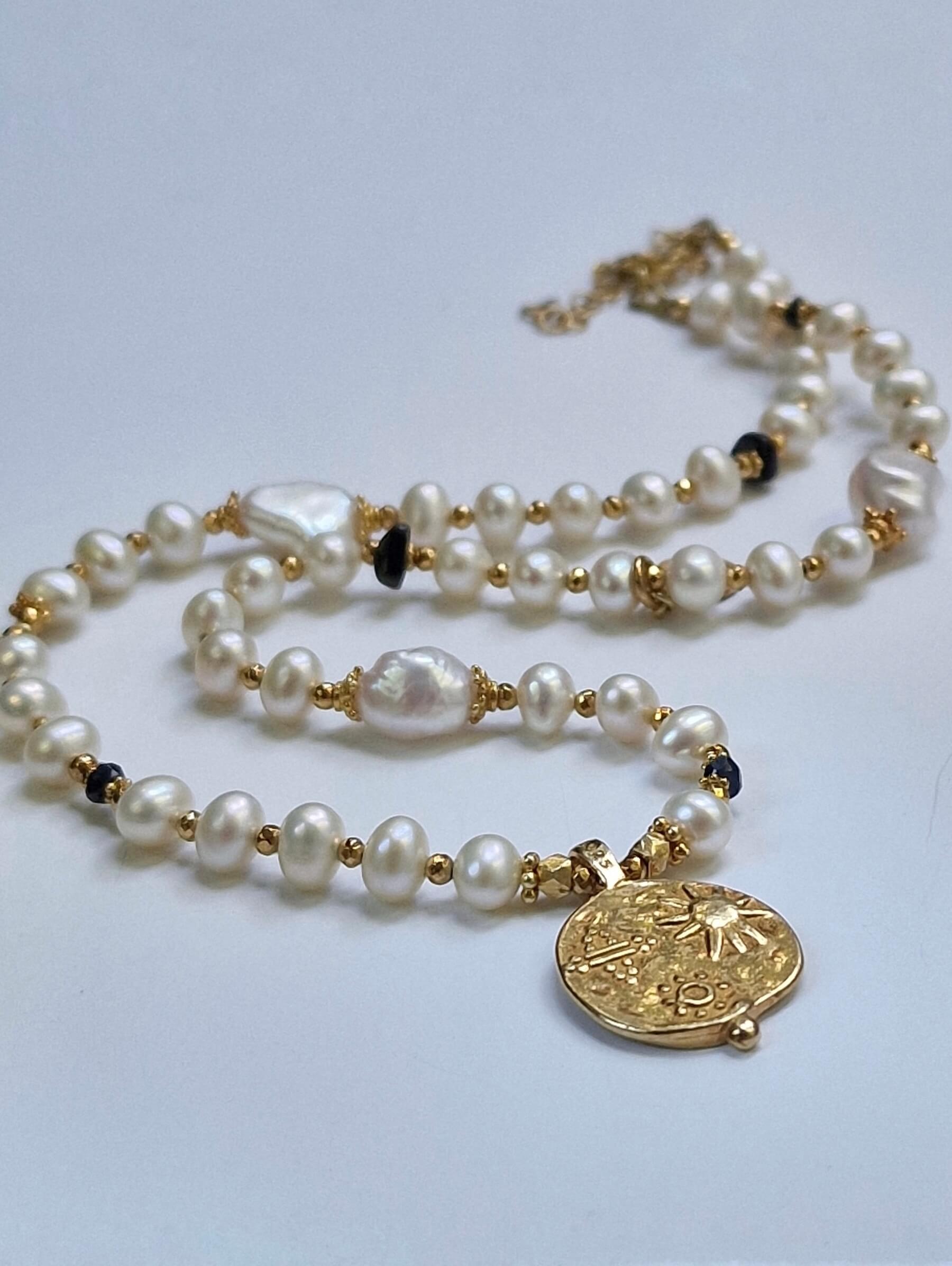 Zestaw Naszyjników z Białych Pereł z Zawieszkami