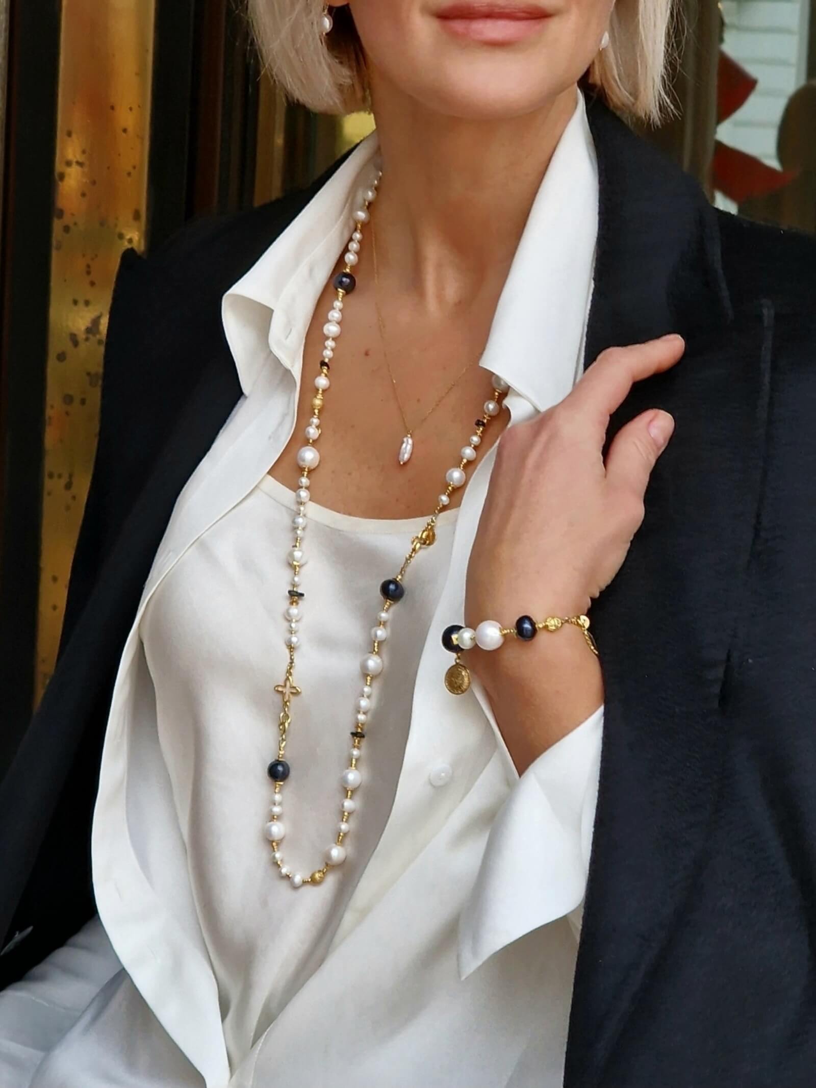 Bransoletka z Białych i Czarnych Pereł