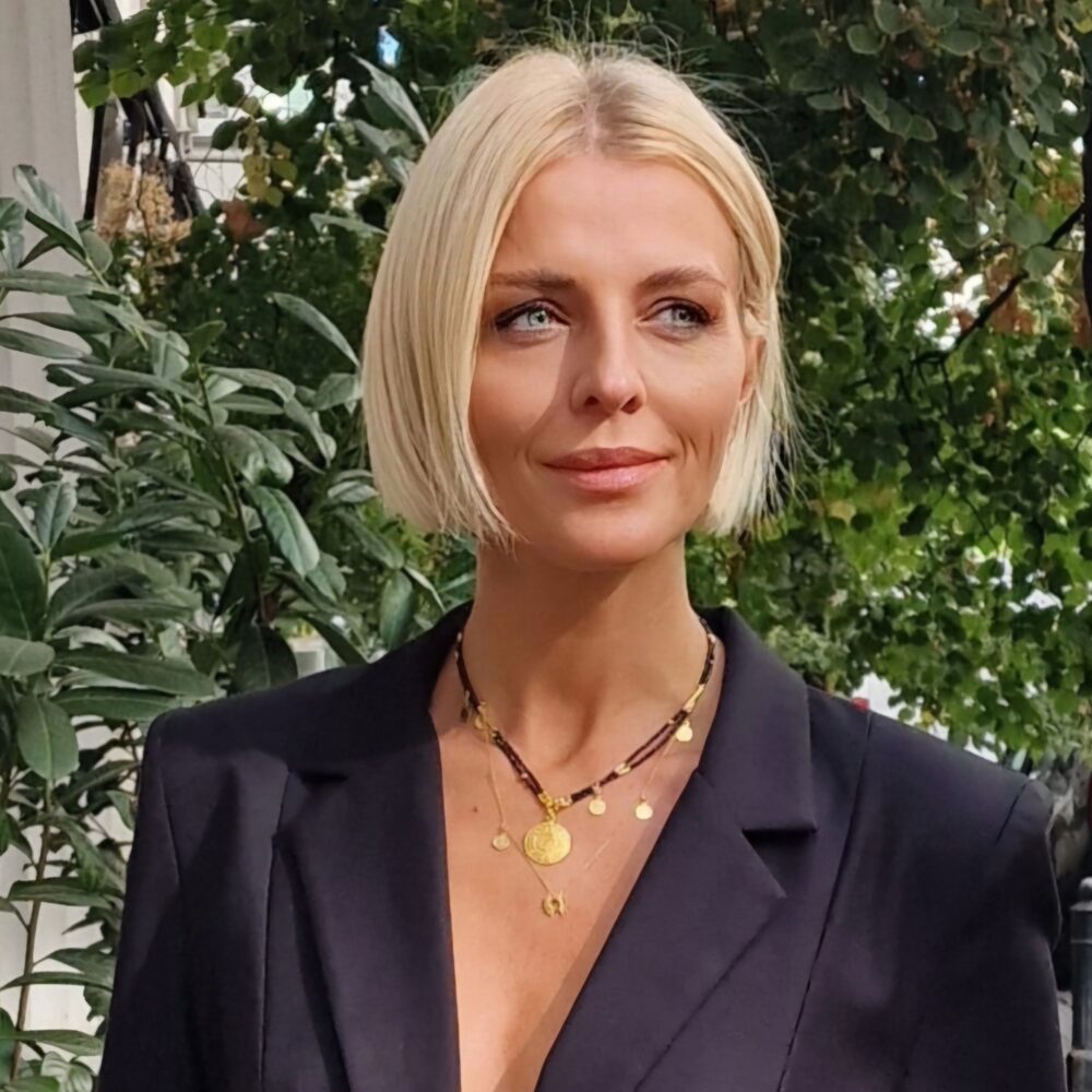 Naszyjnik Czarno Złoty z Monetą Azteków