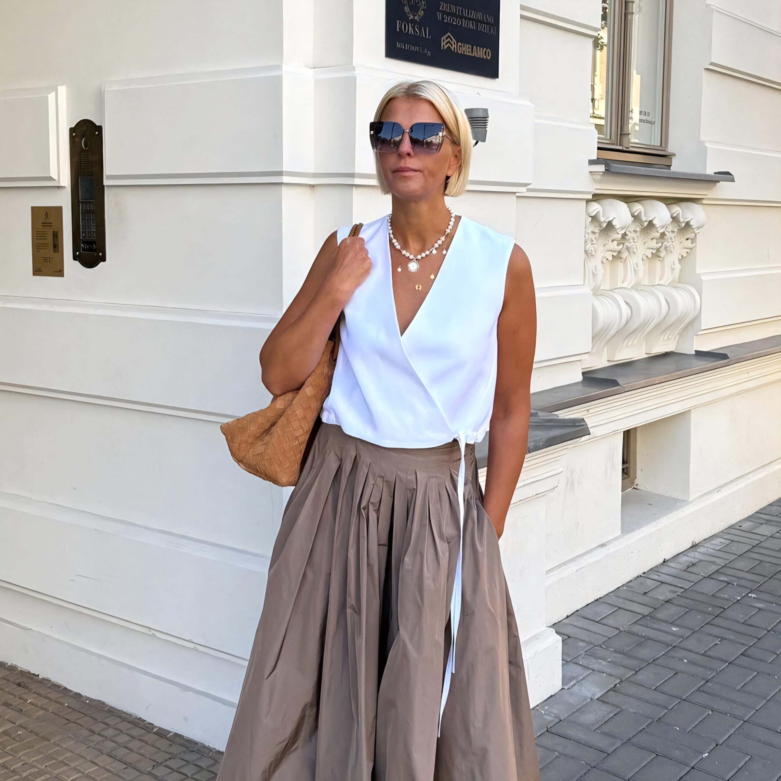 Naszyjnik z białych pereł ze srebrnym Słońcem - obrazek 7